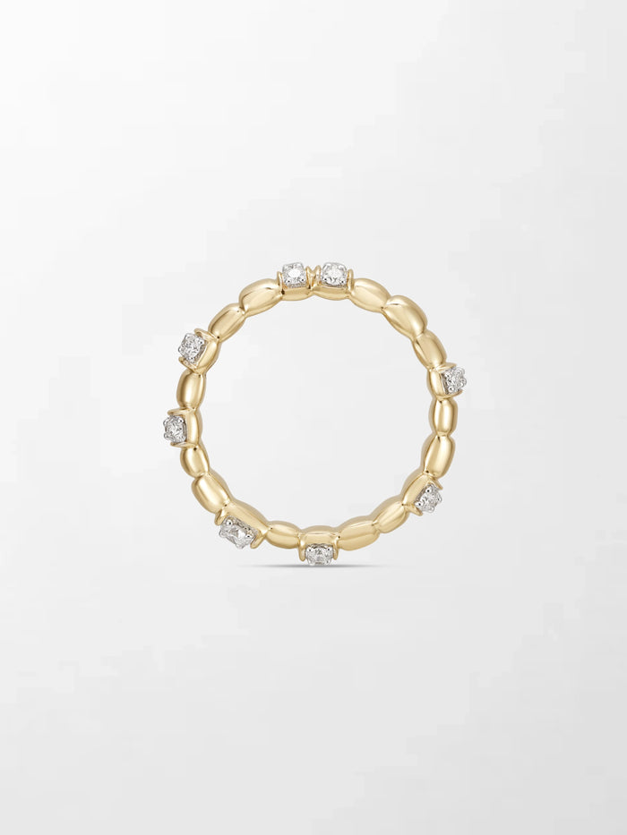 Sleek Gold Grooved Band